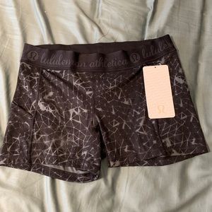 NWT Lululemon Shorts w/ Pockets Size 10